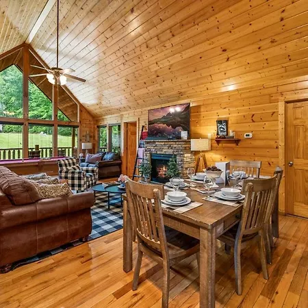 A Time To Remember - Hottub, Pool Table, Pool, Dollywood Villa